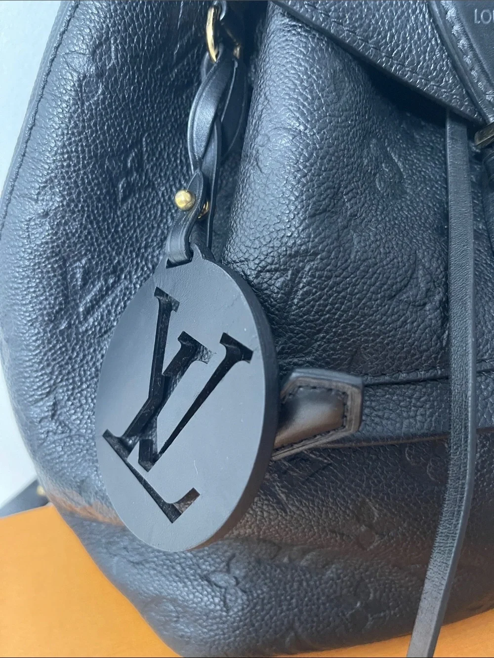 Louis Vuitton material empreinte